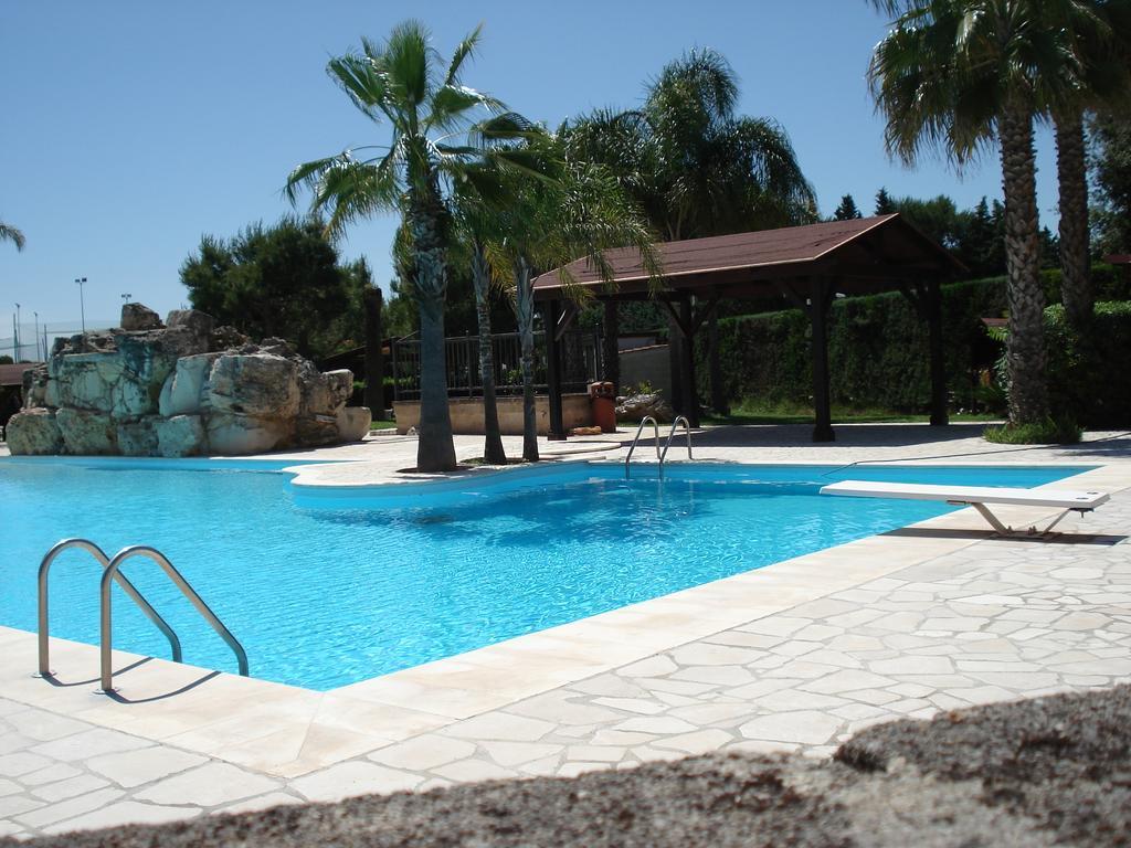 Villaggio Turistico Malibuu Мандурия Экстерьер фото