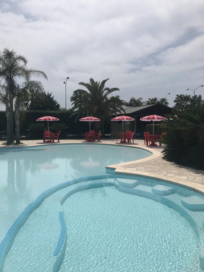 Villaggio Turistico Malibuu Мандурия Экстерьер фото