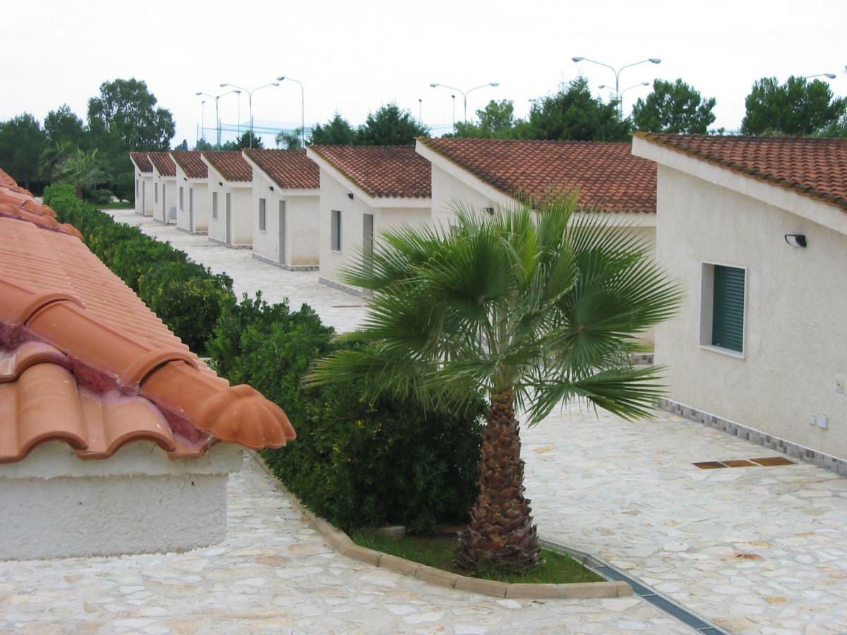 Villaggio Turistico Malibuu Мандурия Экстерьер фото